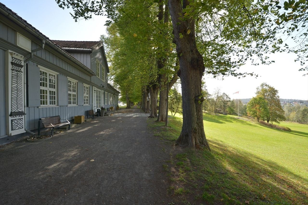 Nordre Skøyen hovedgård i nærområdet. Tilbyr blant annet selskapslokale og flotte turmuligheter i Skøyenparken. Galleribilde
