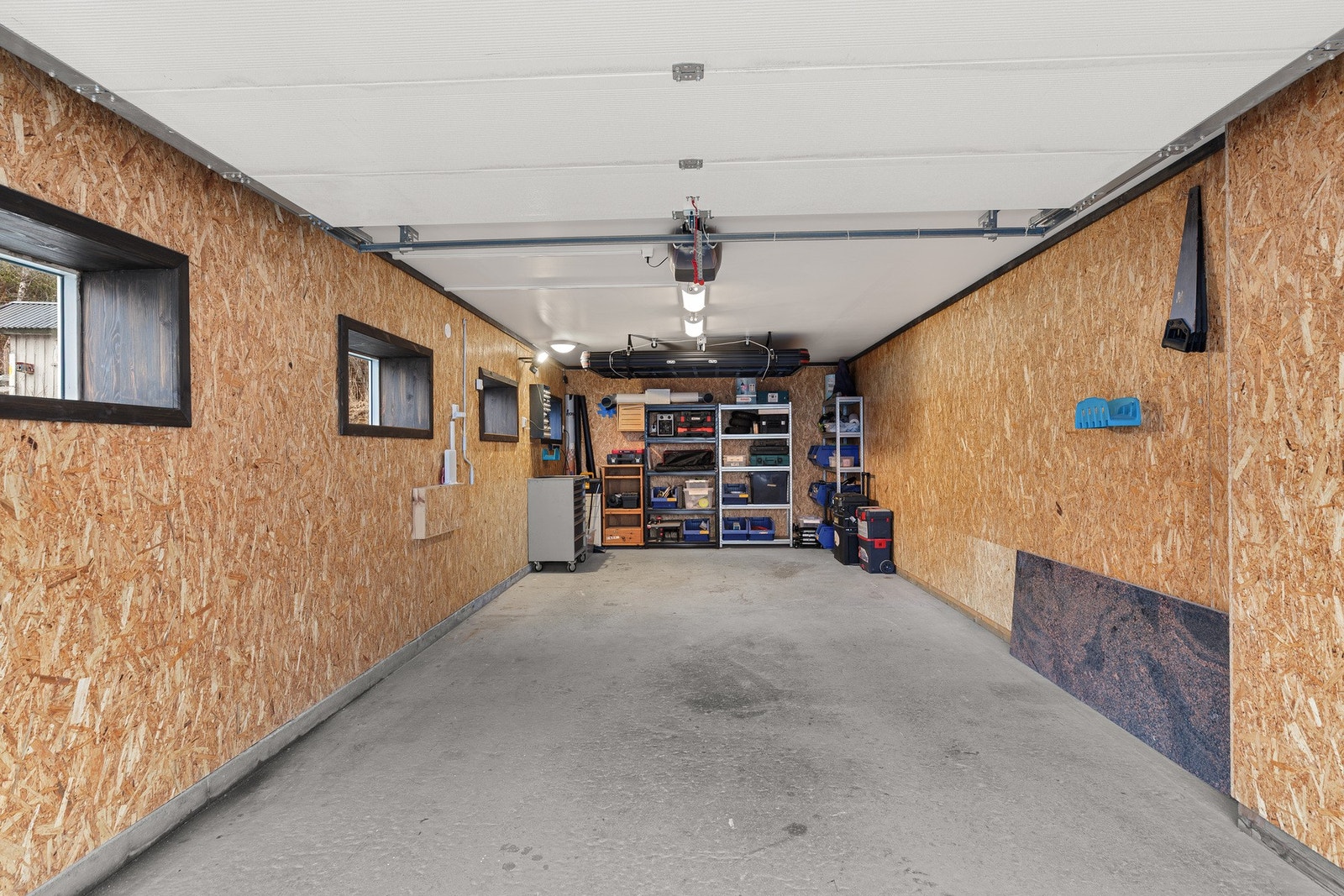 Sokkel: Garasje Galleribilde