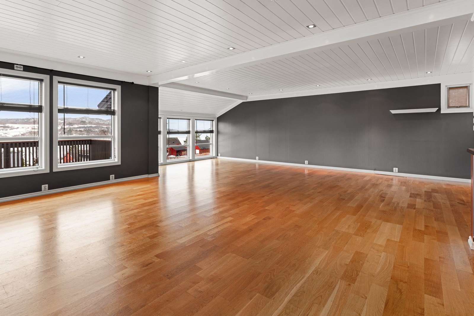 1. etg.: Stue Galleribilde