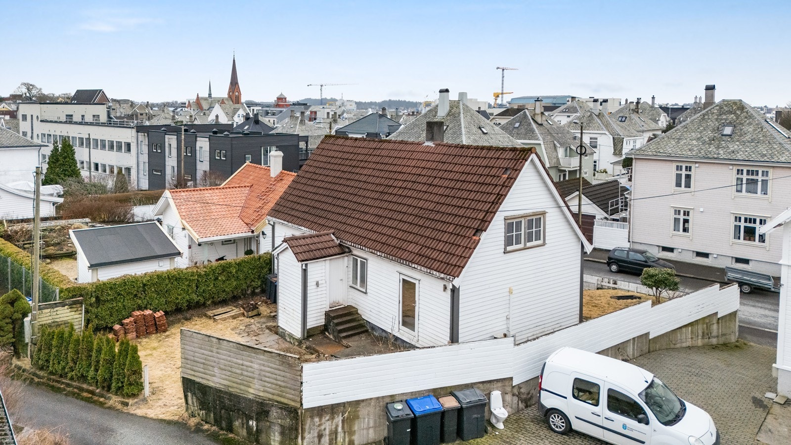 Kort gåavstand til Haugesund sentrum hvor du finner kulturtilbud, restauranter, butikk - og servicetilbud. Galleribilde