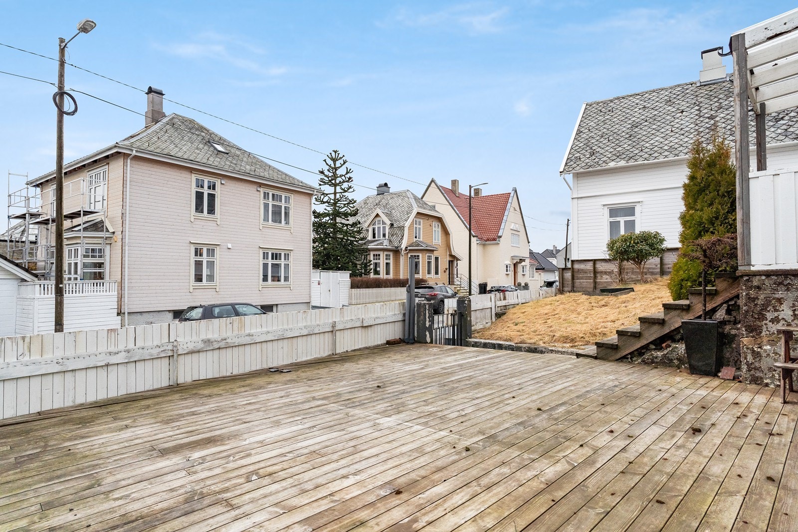 Sentrumsnær beliggenhet i veletablert gate. Galleribilde