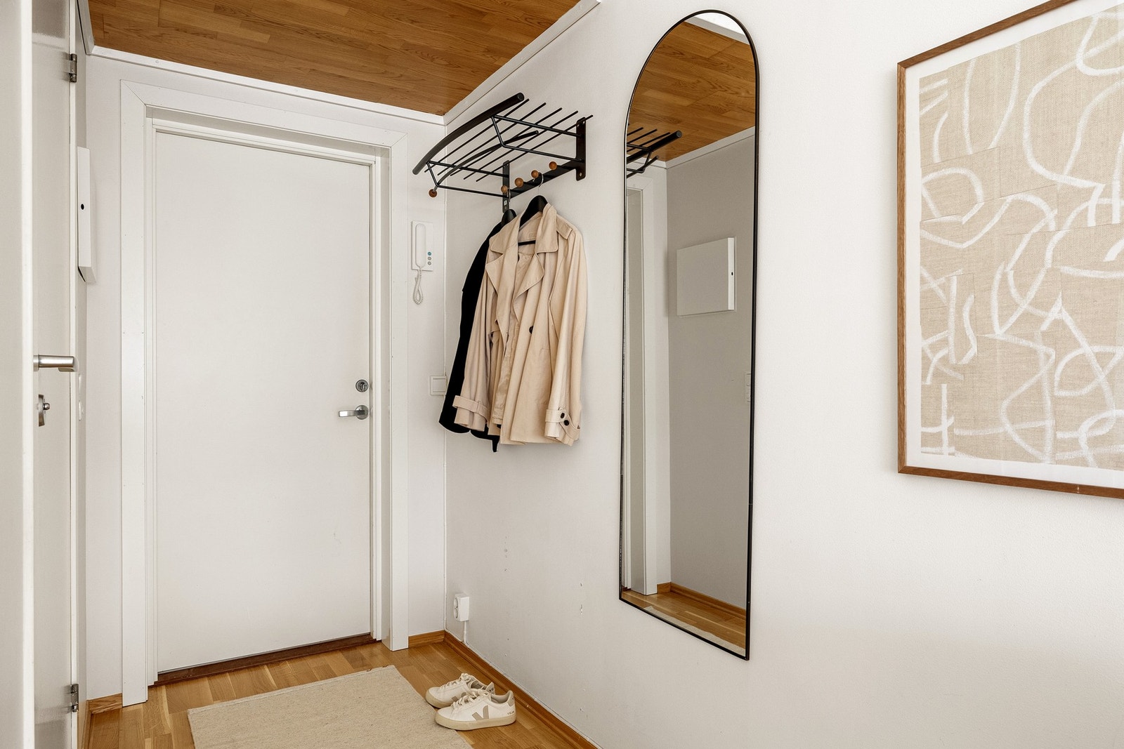 I entréen er det også sikringsskap med automatsikringer. Galleribilde