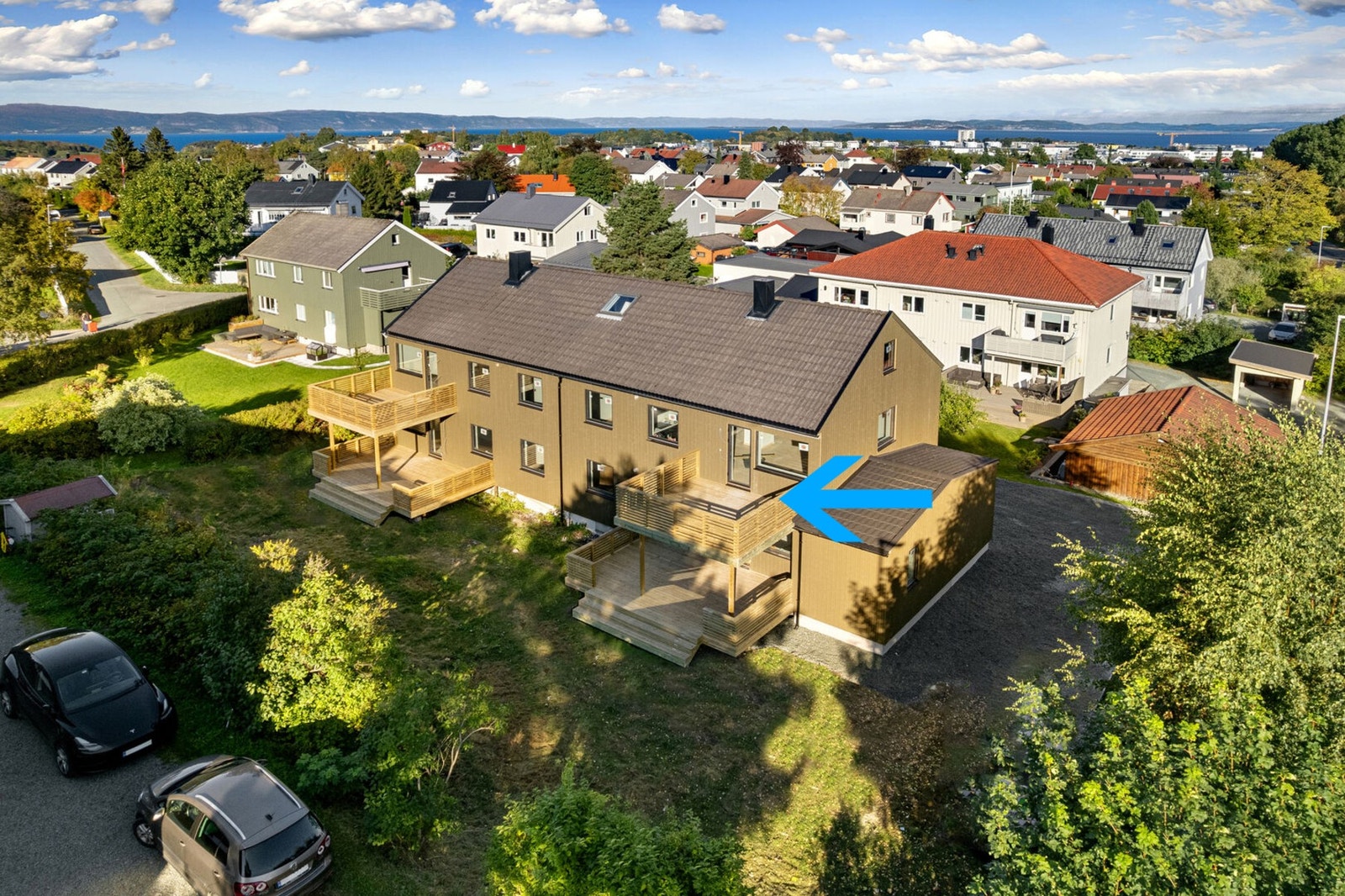 Huset og området er omringet av frodige omgivelser på sommerhalvåret. Galleribilde