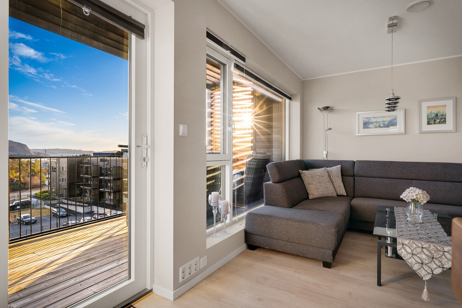 Fra loftstuen har man utgang til terrasse nummer to Galleribilde