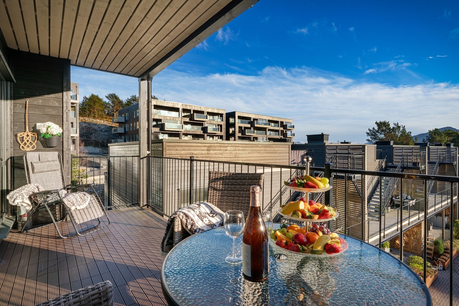 Terrassen med utgang fra stue er på 11 m² Galleribilde