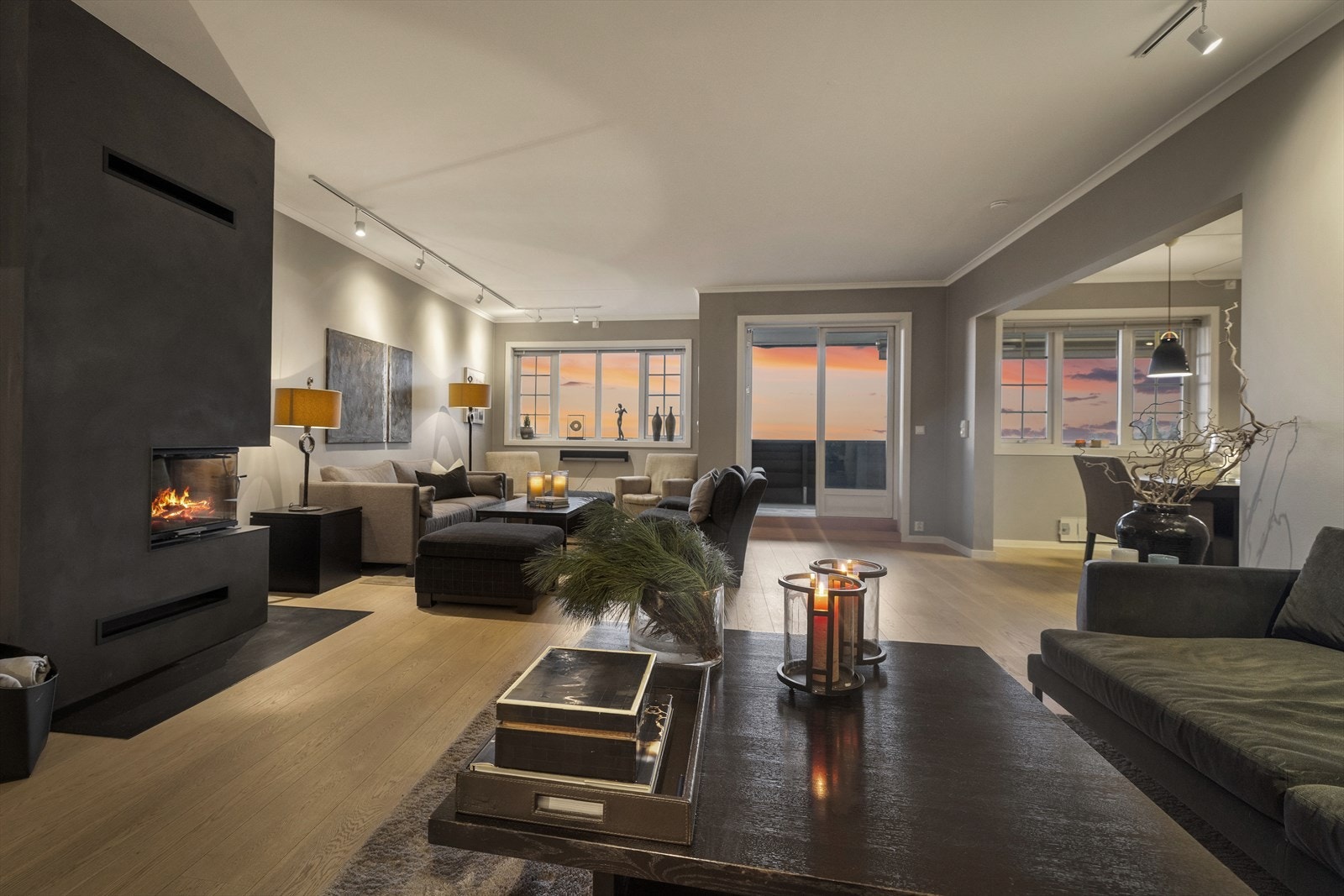 Kveldsstemning fra stuen Galleribilde