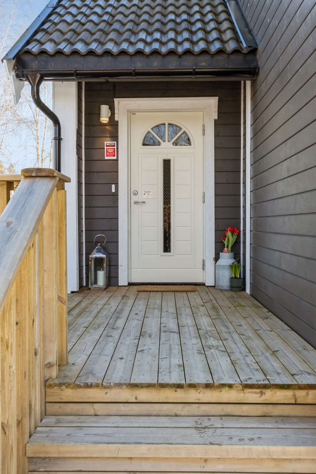 Overbygget inngangsparti med en terrasse på 6 m², bygget i 2024. Galleribilde