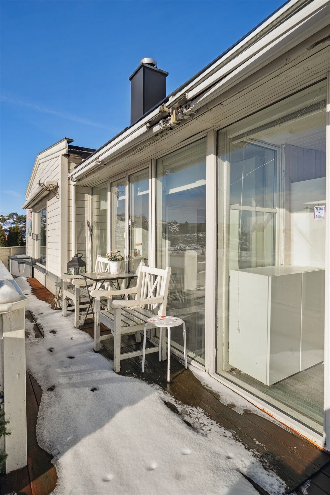 Terrassen ligger mot sørvest, og har gode solforhold. Galleribilde