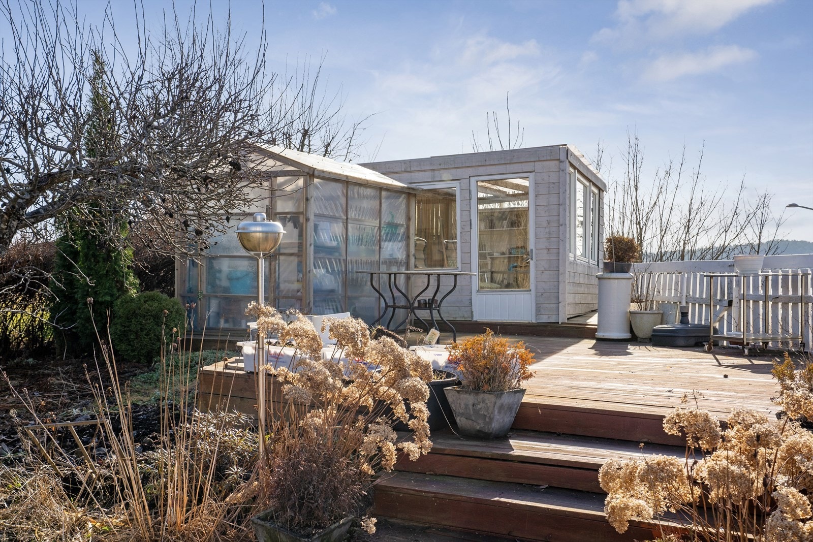 Vinterhage/drivhus. Vinterhagen ligger antatt utenfor tomtegrensen Galleribilde