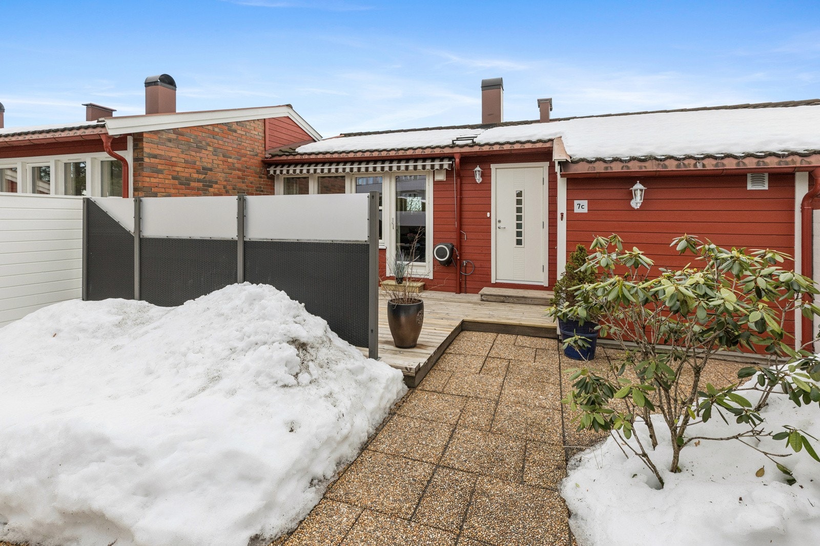 Inngang gjennom helårsgrønn hekk Galleribilde