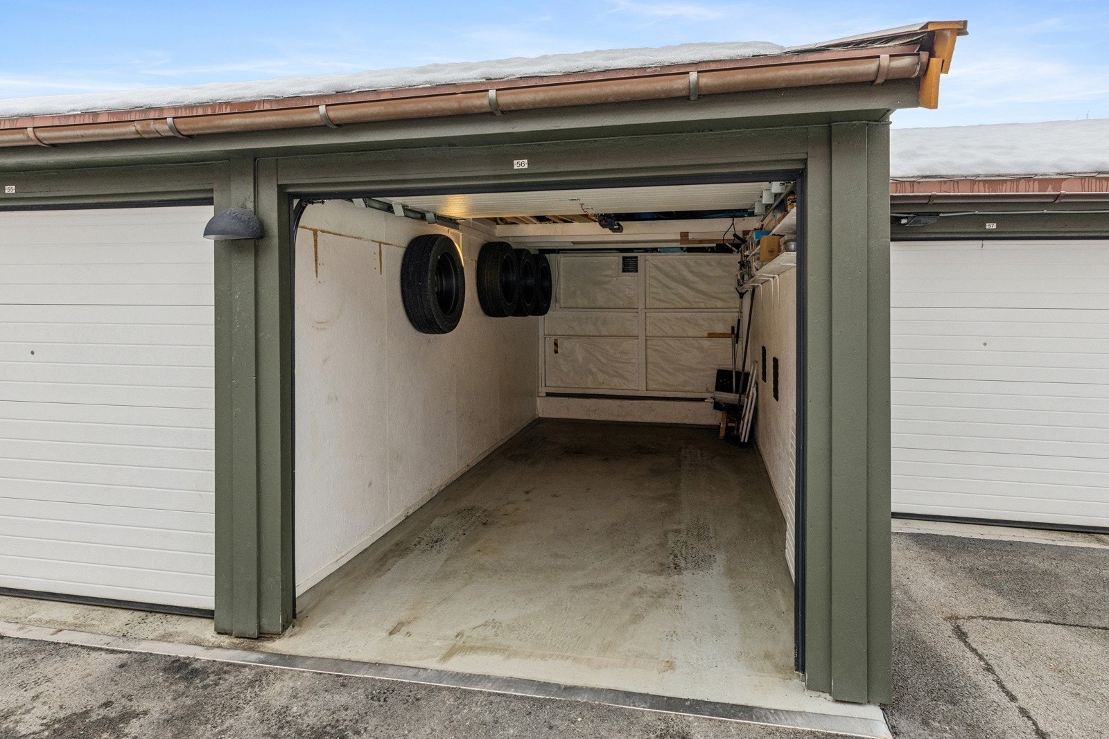 Egen garasje 7 m fra boligen Galleribilde