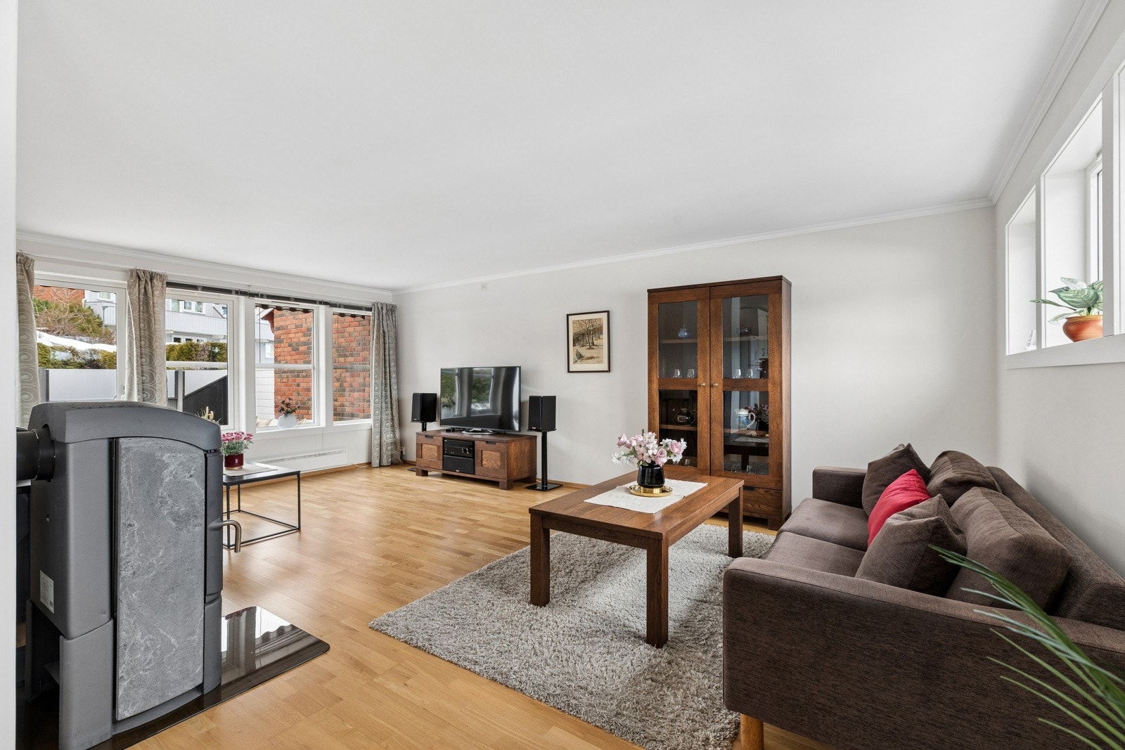 Stuenmed peisovn Galleribilde