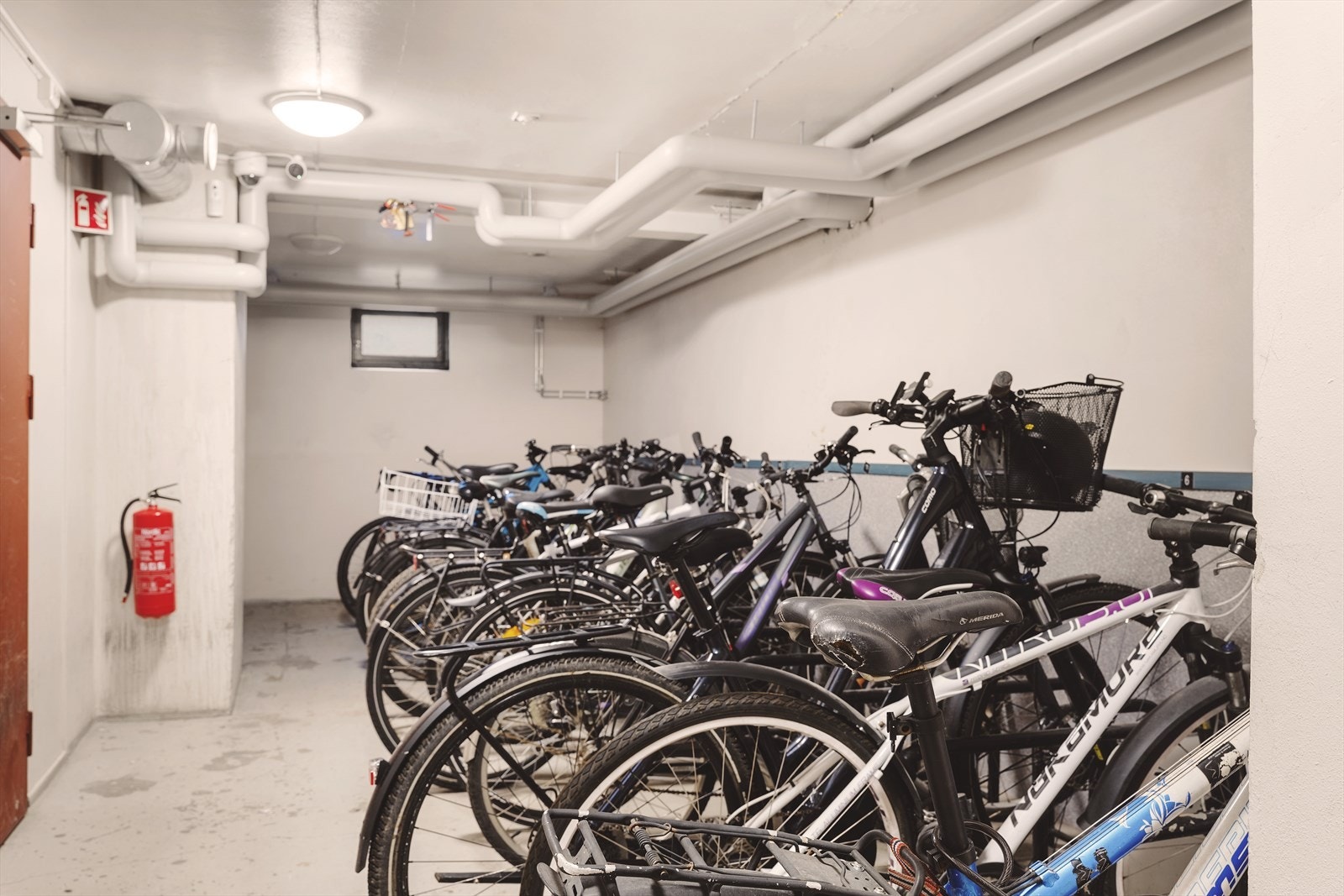 Sameiet har felles sykkelrom og vaskeri Galleribilde