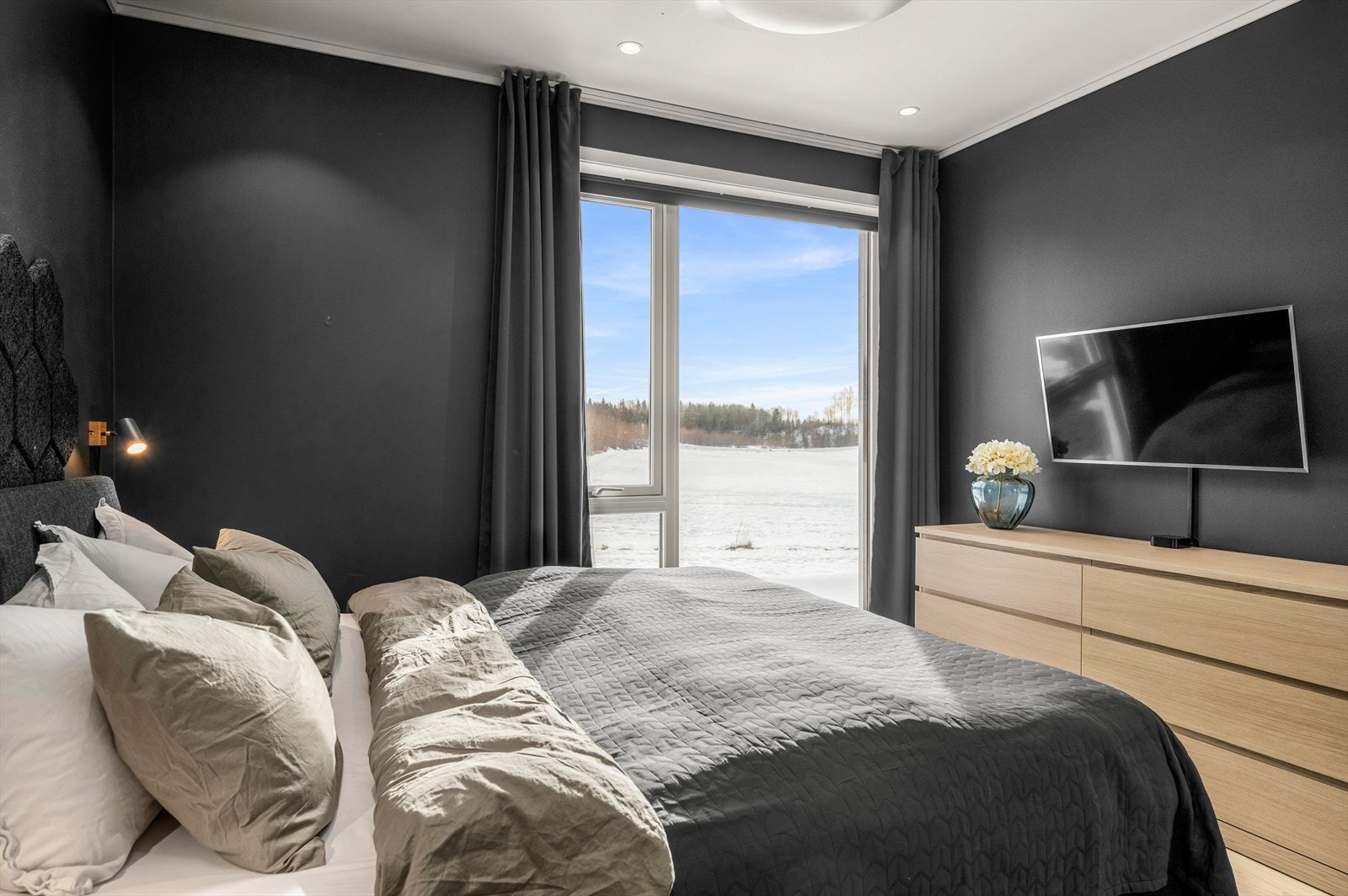 Soverom med downlights Galleribilde