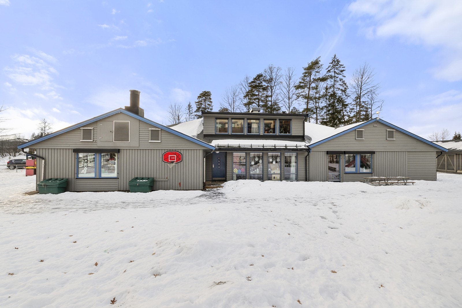 Kurland skole for 1.-7. trinn. Galleribilde