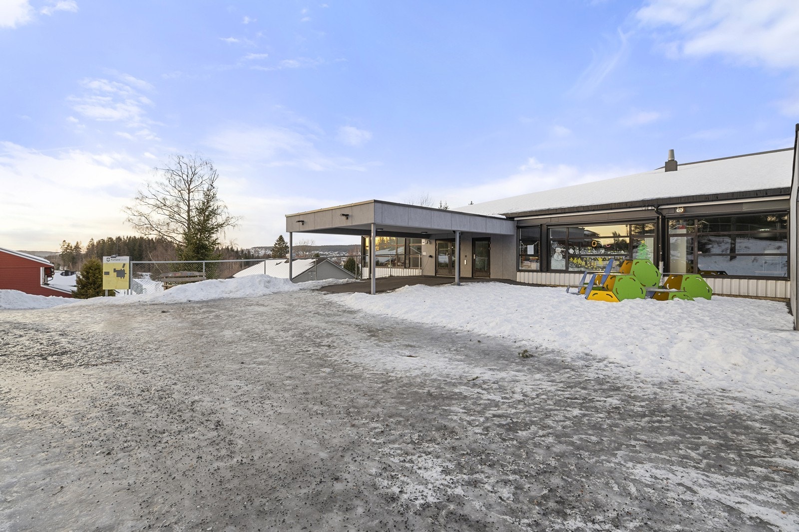Kurland barnehage ligger kun et par minutters gange fra boligen. Galleribilde