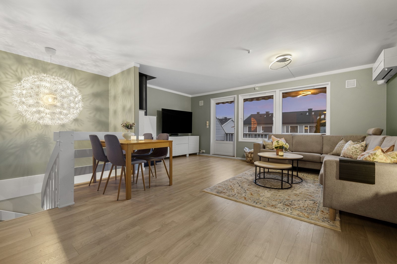 Dette er et attraktivt rekkehus over to plan. Foto av Mads Karlsen. Galleribilde