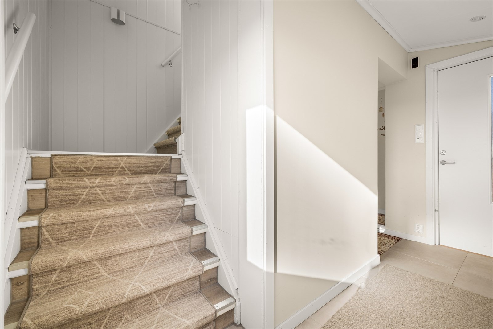 Trapp fra gangen til boligens 2.etg. Galleribilde