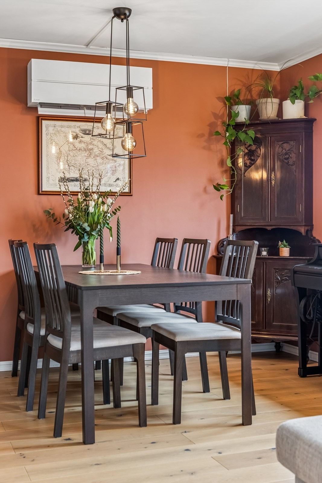 Det er god plass til et romslig sspisebord. Galleribilde