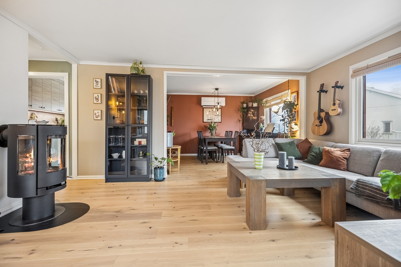 Velkommen til Vestveien 9! Presentert av eiendomsmegler Anniken Øderud v/Krogsveen Nesodden. Foto: Per O. Skjellnan v/Efkt. Galleribilde