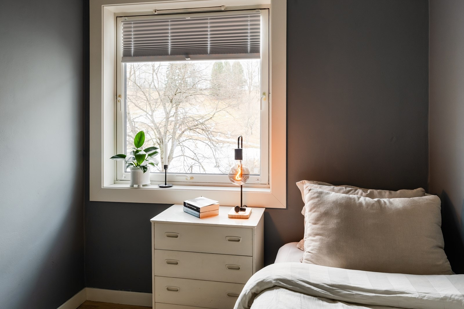 Det ekstra soverommet egner seg godt som gjesterom, kontor eller utleie. Galleribilde