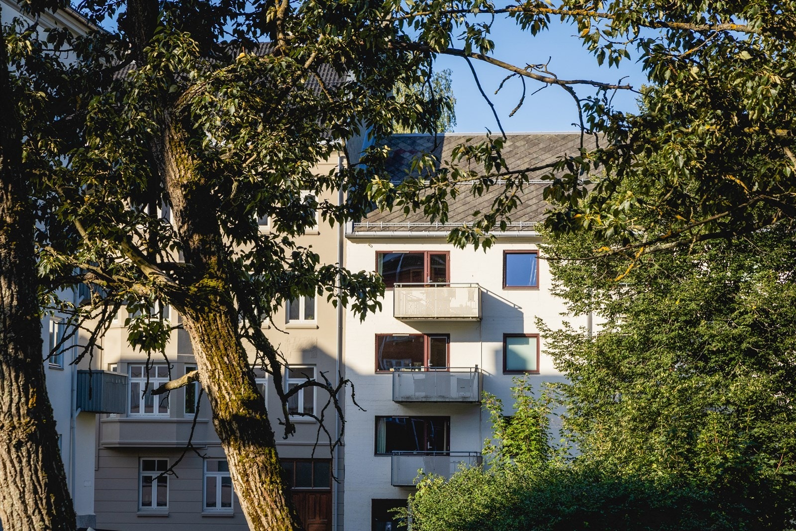 Borettslaget har gjort en rekke oppgradert de siste årene som renovering av pipe i 2024, nytt tak og etterisolering av loft i 2011/2012, balkongdør i 2009 og vinduer i 2006/2011. Galleribilde