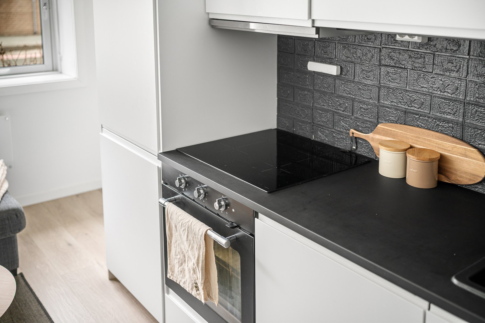 Integrerte hvitevarer medfølger leiligheten. Galleribilde