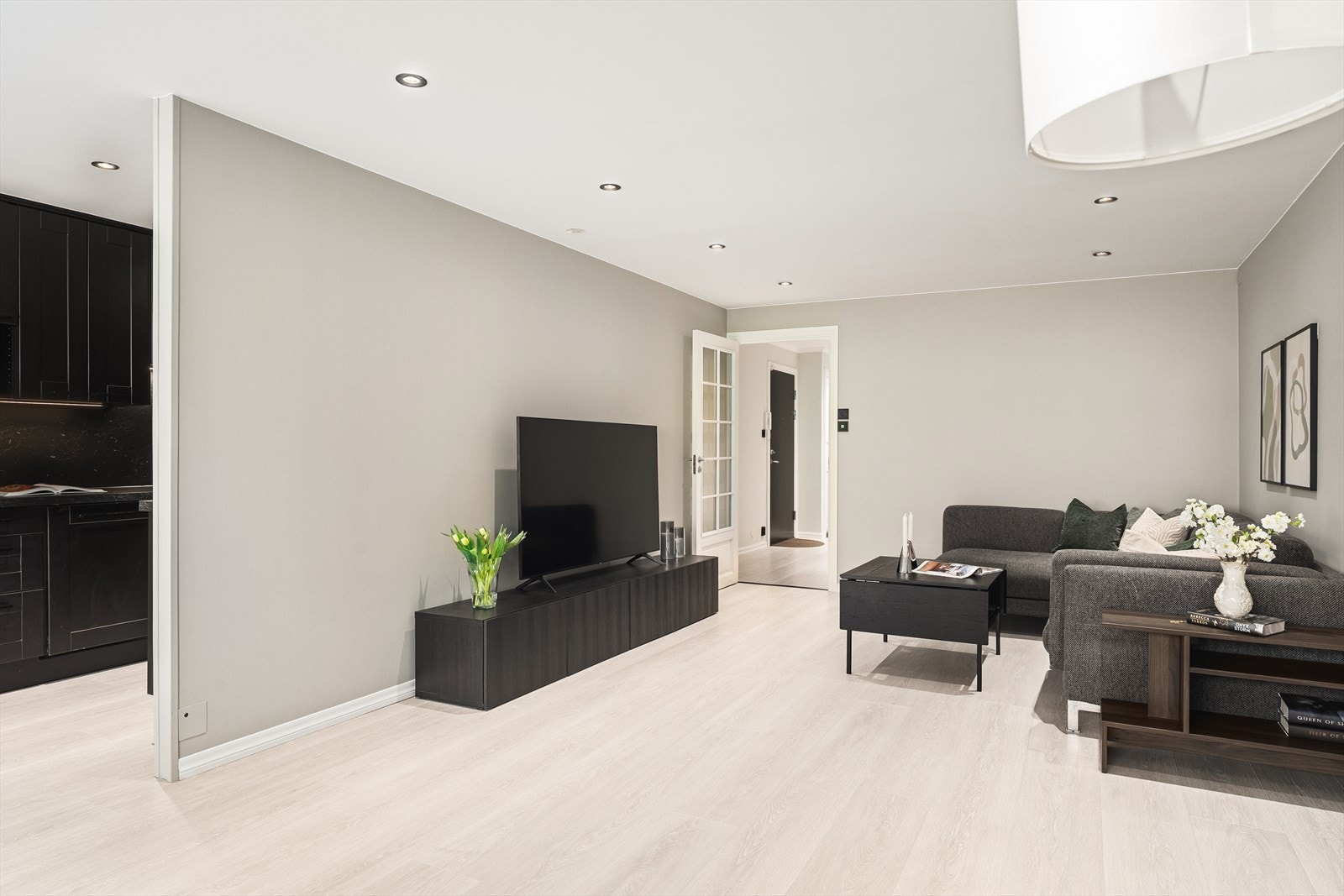 Stue og kjøkken måles til hele 39,2 m². Galleribilde