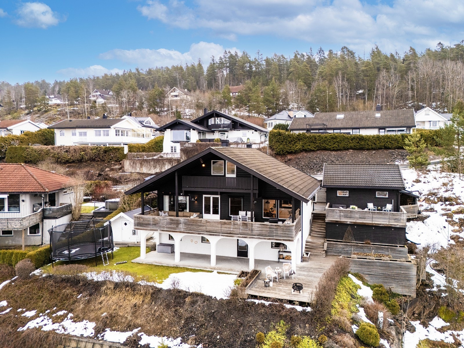 Her bor du med umiddelbar nærhet til flotte turområder i skog og mark. Galleribilde