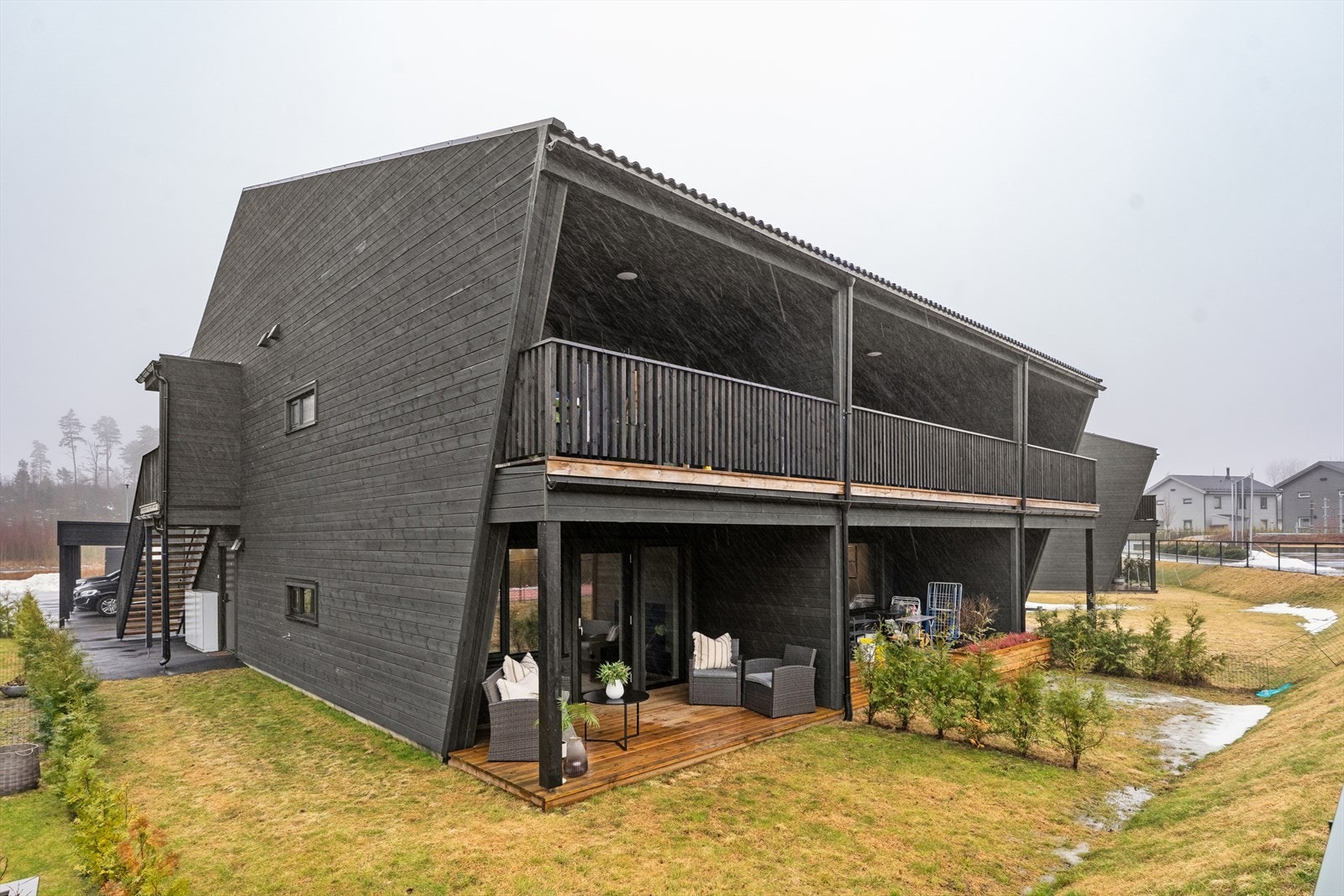 3 minutter gangavstand til skole og barnehage gjør hverdagen enkel for småbarnsfamilier. Galleribilde