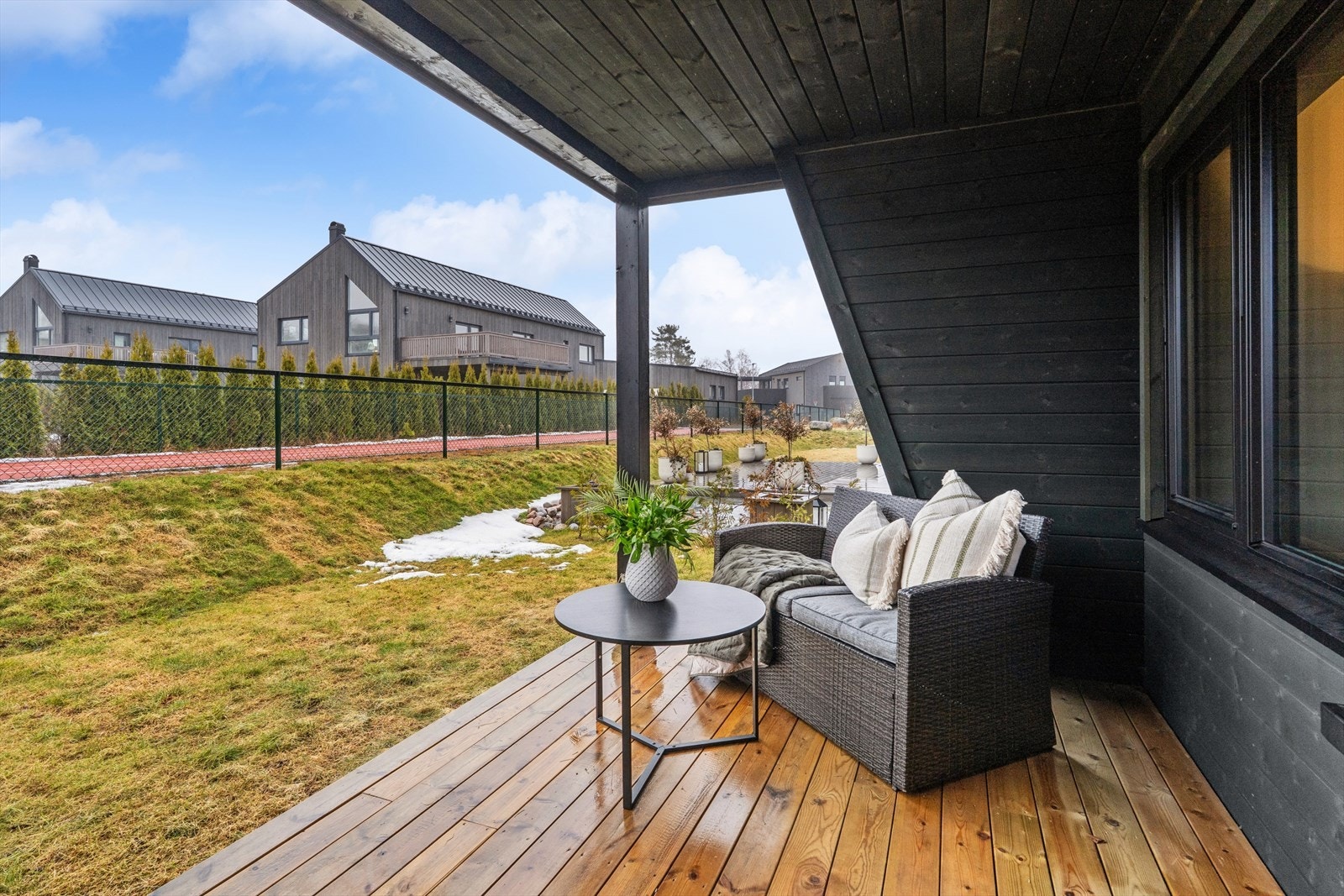 Rolig boligområde med lite trafikk og trygg skolevei. Galleribilde