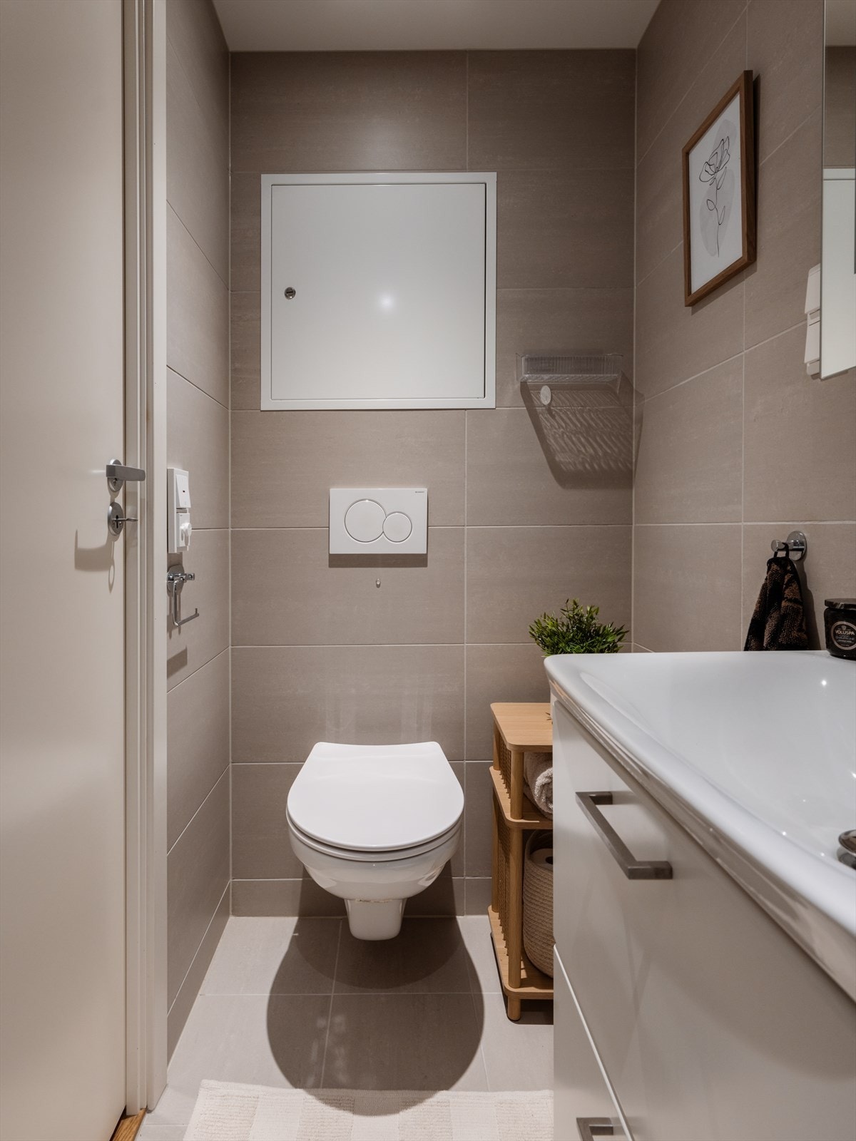 Badet har selvsagt varme i gulvet og flislagte overflater. Galleribilde