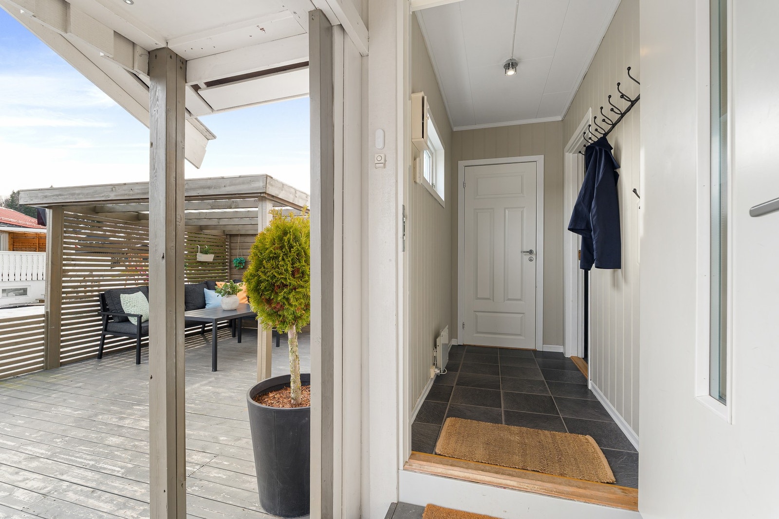 Inngangsparti. Galleribilde