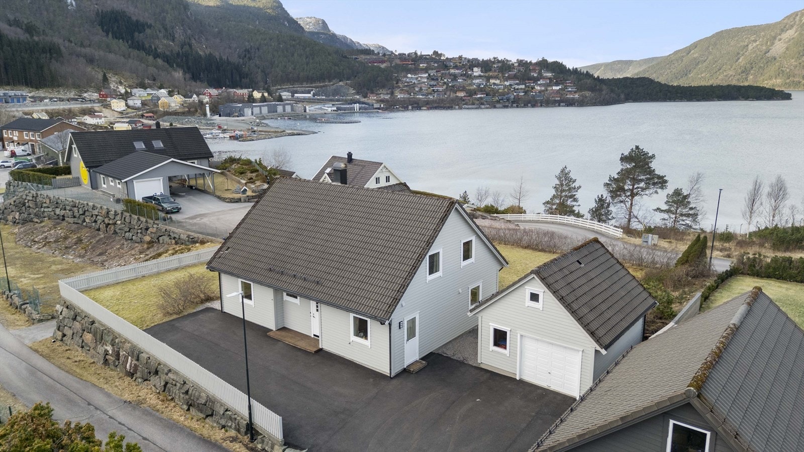 Utsikt mot Breivika Galleribilde