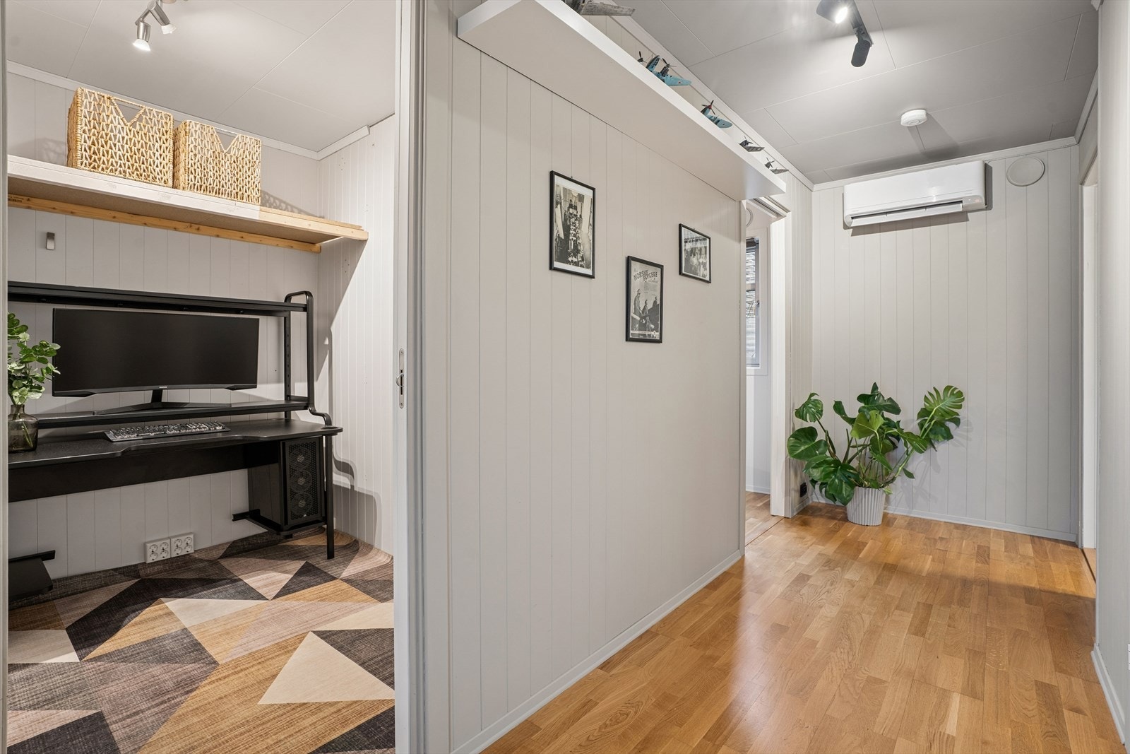 En praktisk intern bod ble etablert i 2018, og gir god lagringsplass i leiligheten. Galleribilde