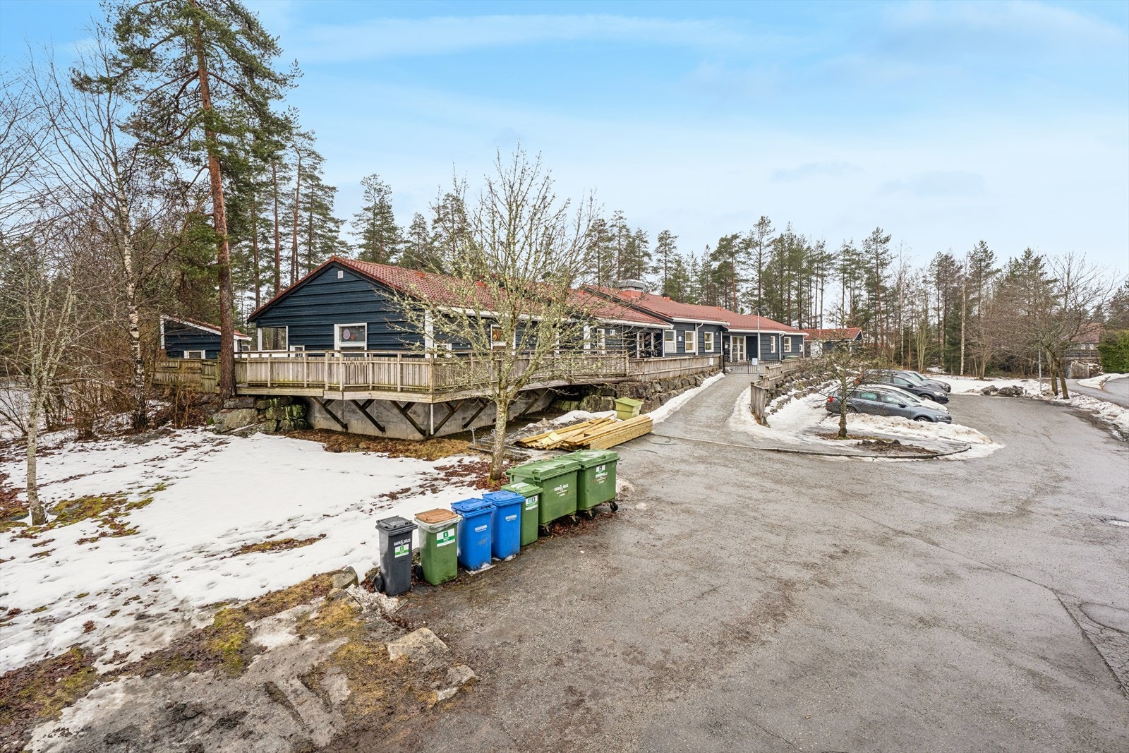 Flere barnehager i umiddelbar nærhet, inkludert Skoglia og Bjørkekroken barnehage innen 6 minutters gange. Galleribilde