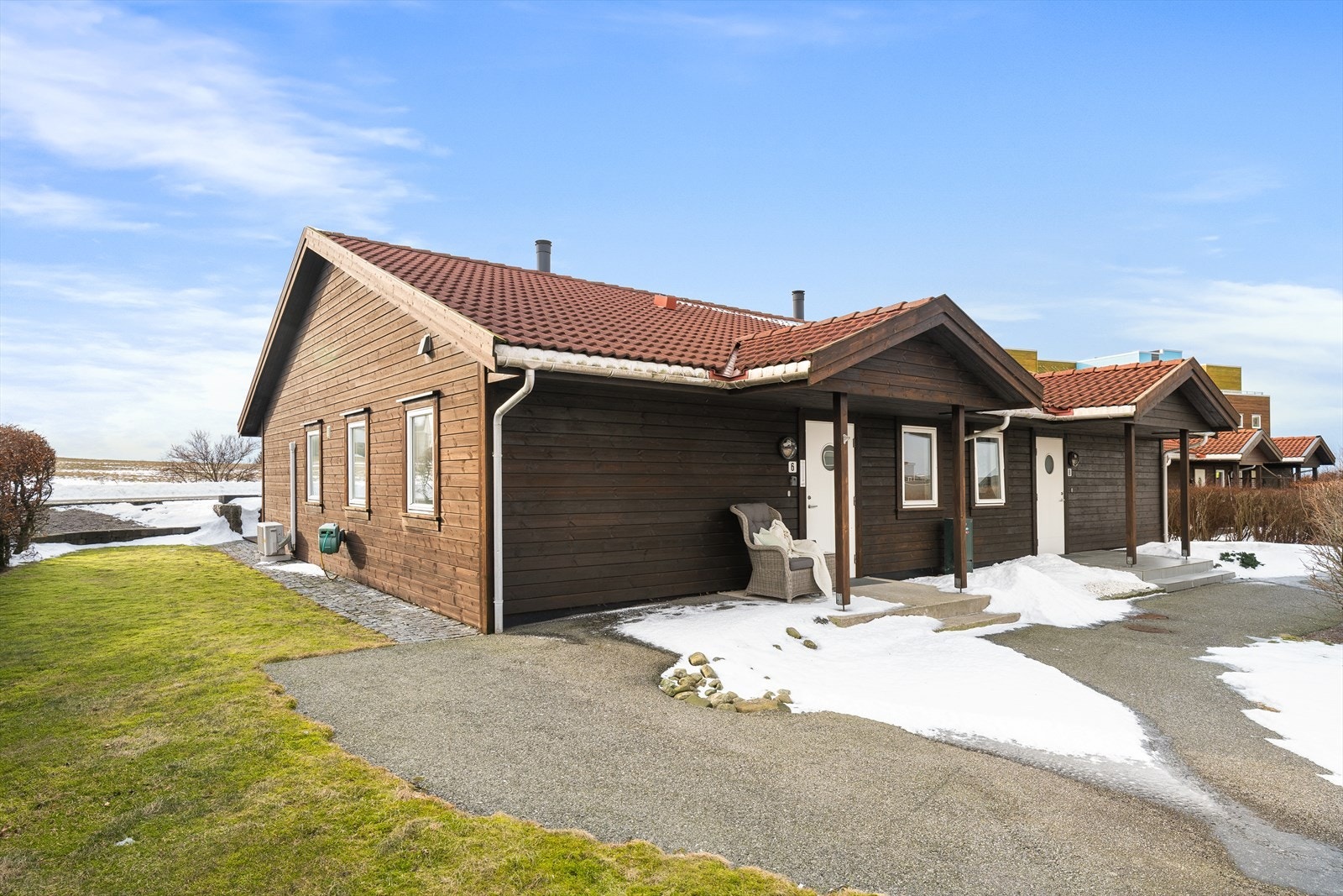 Monica Mørk Aase i EiendomsMegler1 Jærmegleren presenterer Brattlandsmarka 6. Foto: Asle Haukland Galleribilde