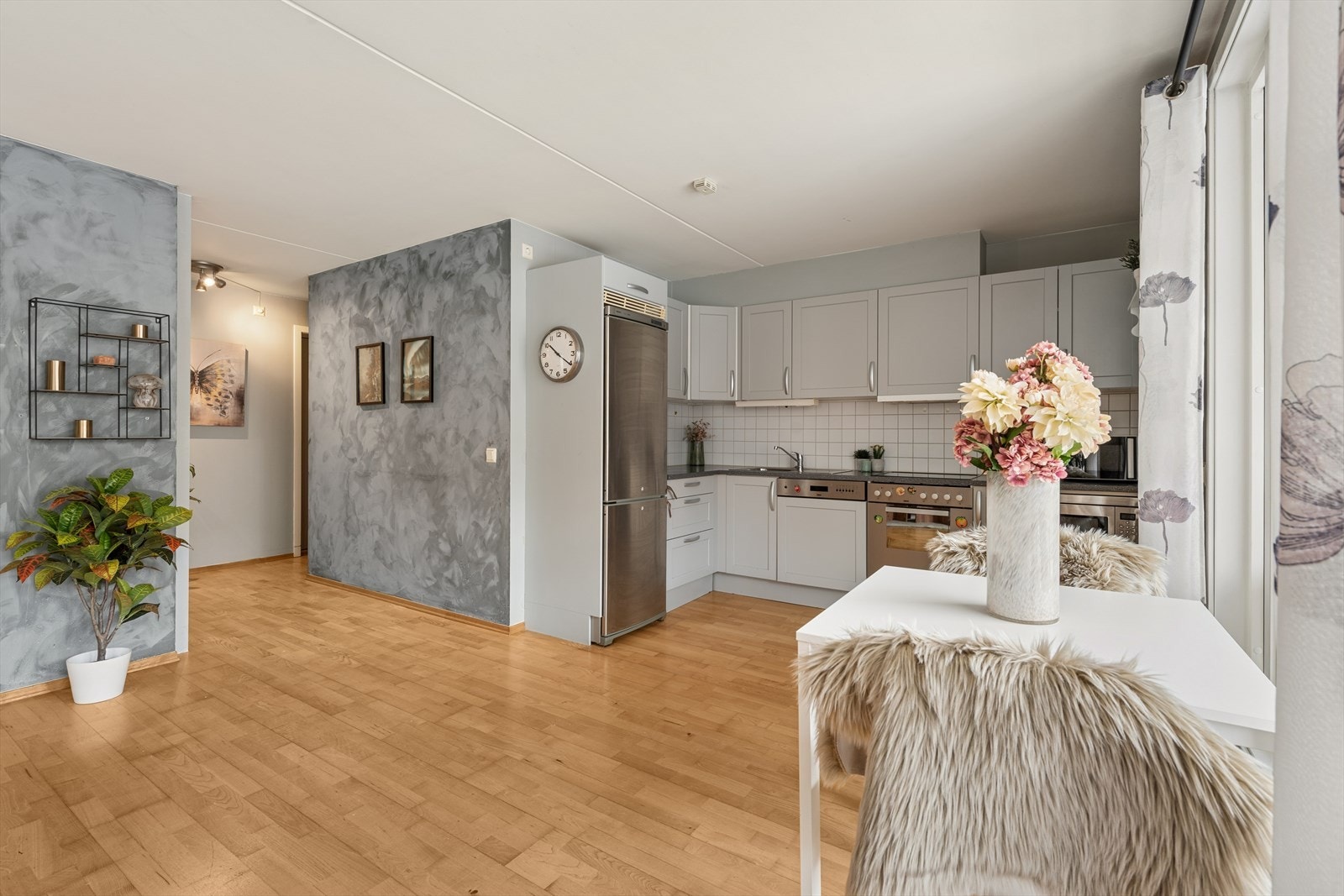 Leiligheten har en gjennomtenkt planløsning som utnytter arealet godt. Galleribilde