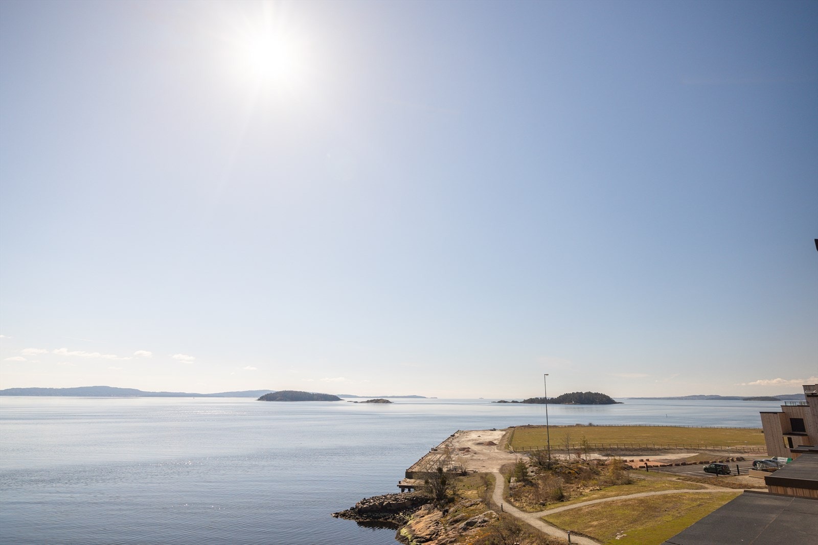 Her kan varme sommerdager nytes i skjønne omgivelser. Galleribilde