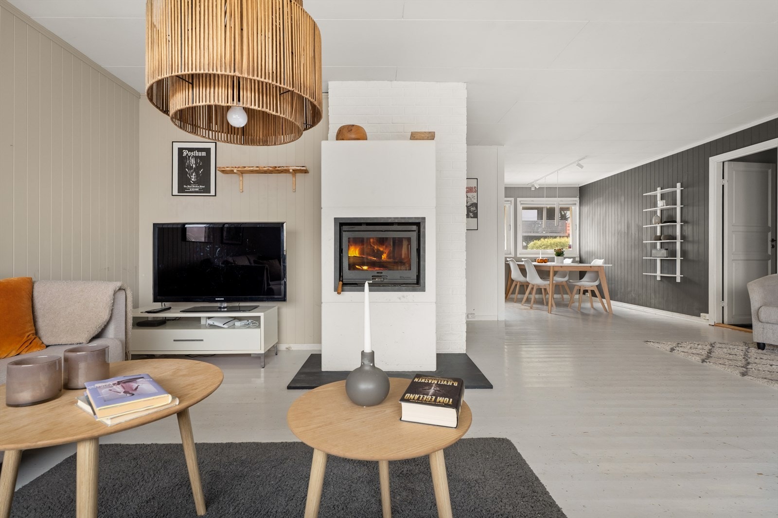 Peisinnsatsen er plassert sentralt i rommet. Galleribilde