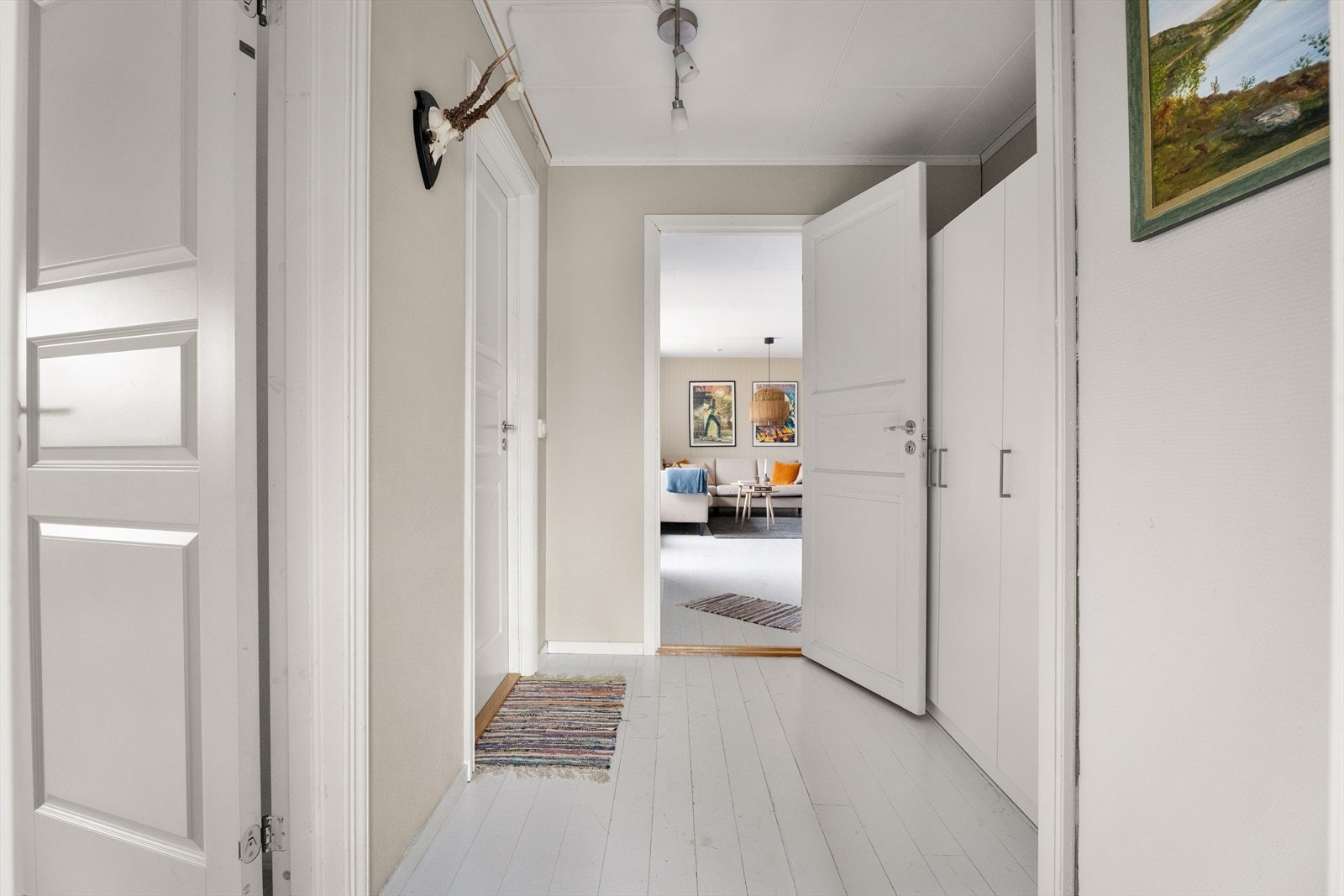 Gang utenfor soverommene. Galleribilde