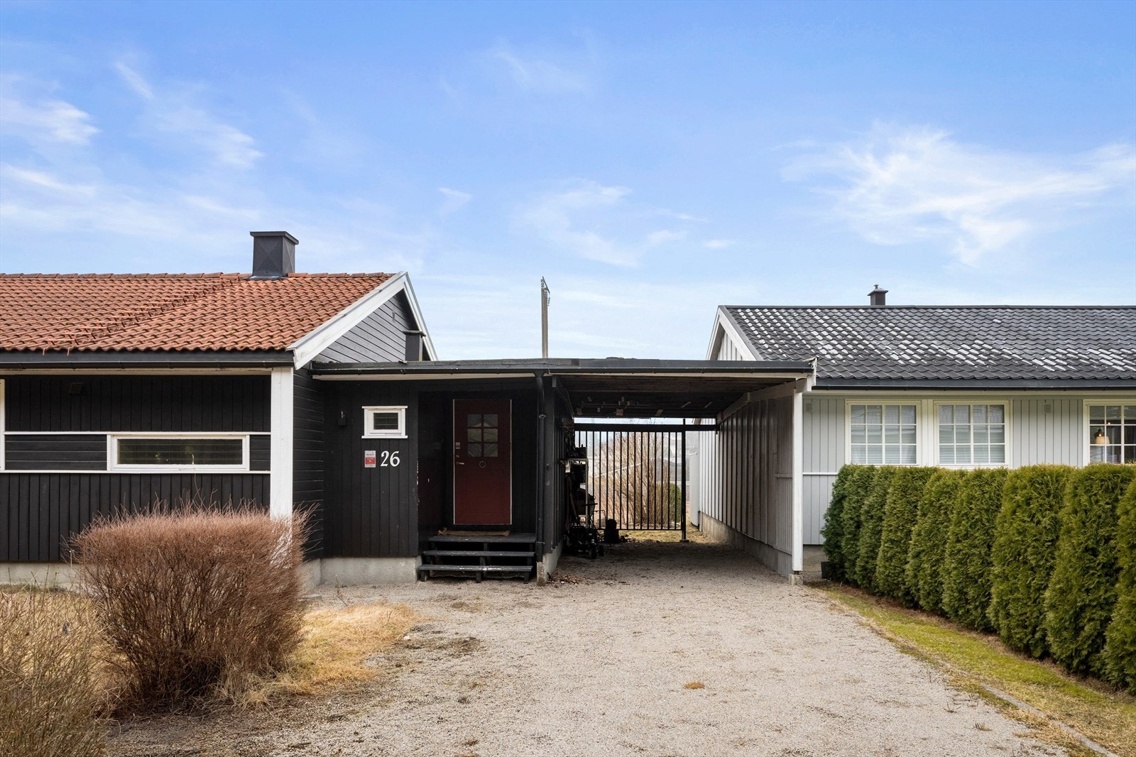 Enkel adkomst til boligen fra gårdsplassen. Galleribilde