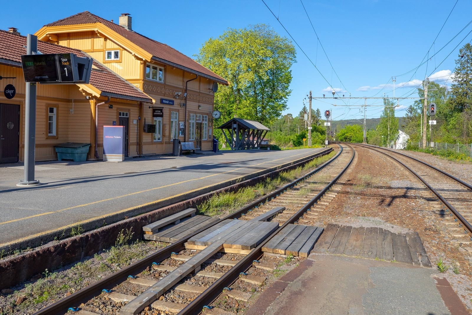 Gangavstand til toget som tar deg køfritt inn til Oslo S på rundt halvtimen. Galleribilde