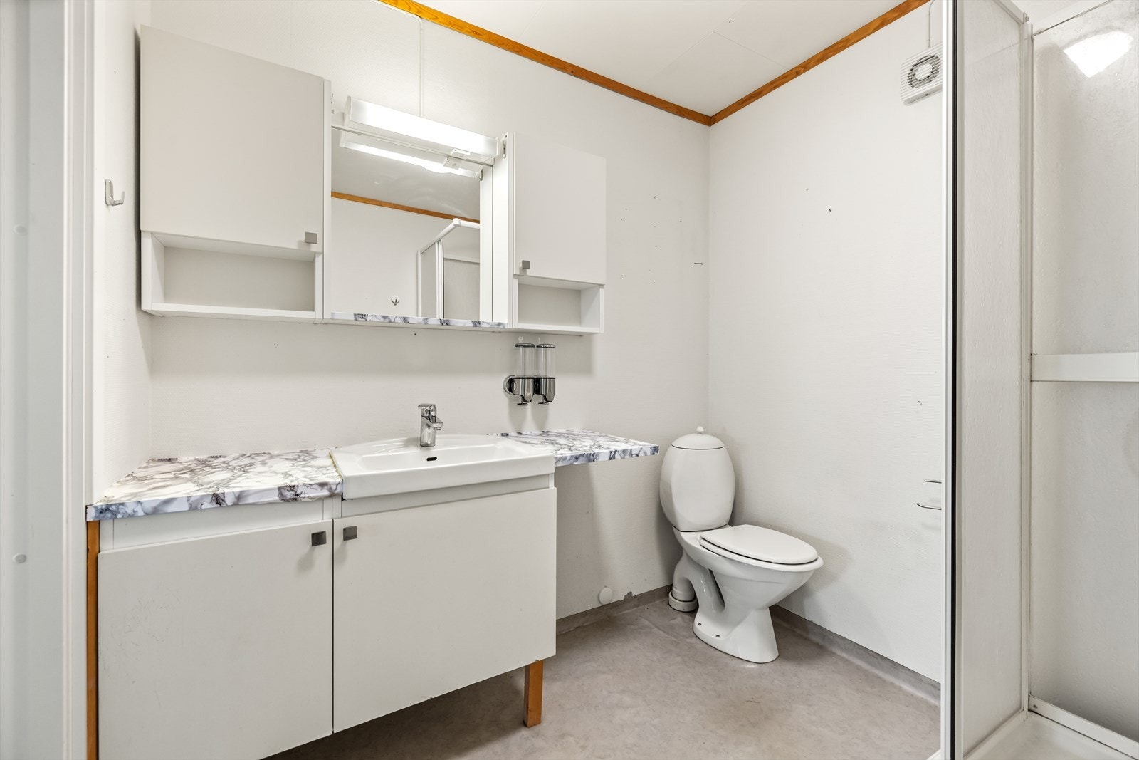 Bad tilknyttet hybelen. Galleribilde