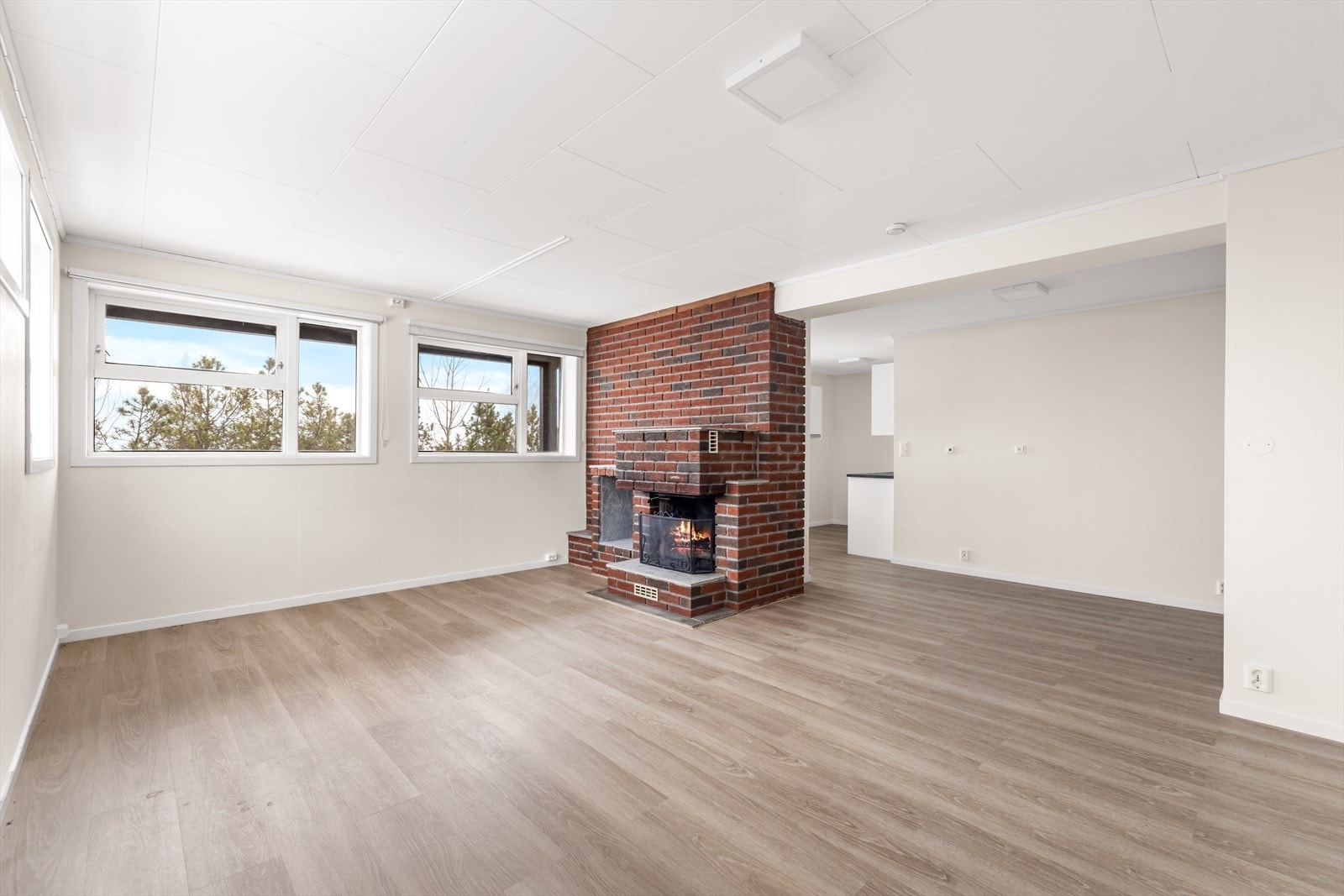 Hybelen består av bad, bod, soverom, stue, kjøkken og entré. Galleribilde