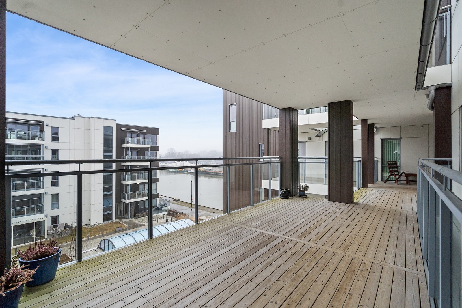 Svalggang på utsiden av leiligheten Galleribilde