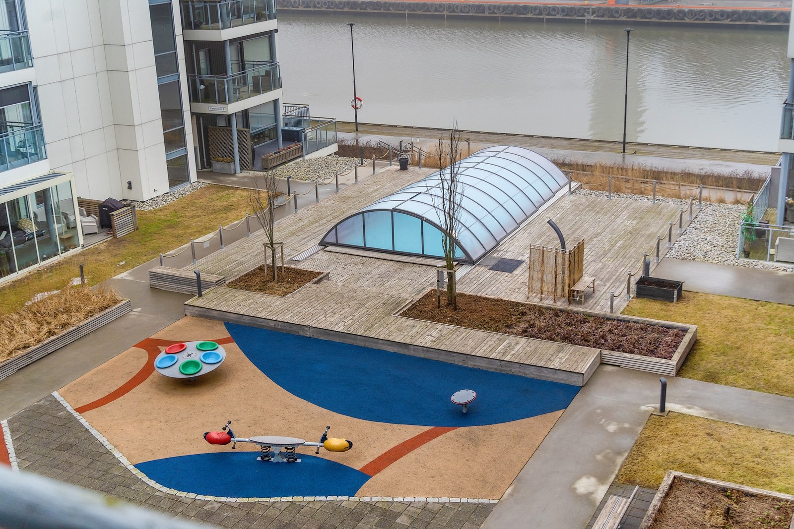 Utsikt mot bassengområdet Galleribilde