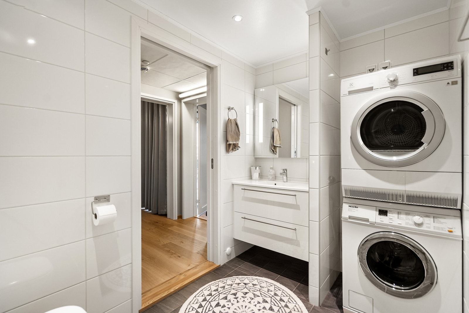 Opplegg til vaskemaskin på dette badet Galleribilde