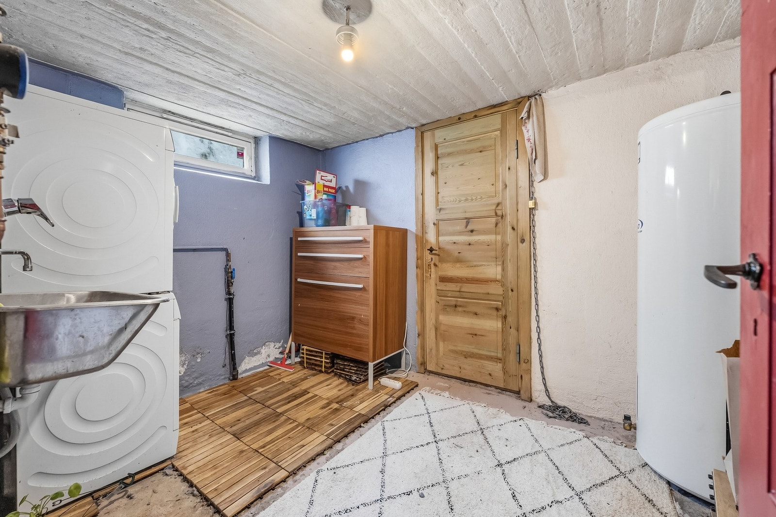 Vaskerom med opplegg for vaskemaskin og tørketrommel. Galleribilde