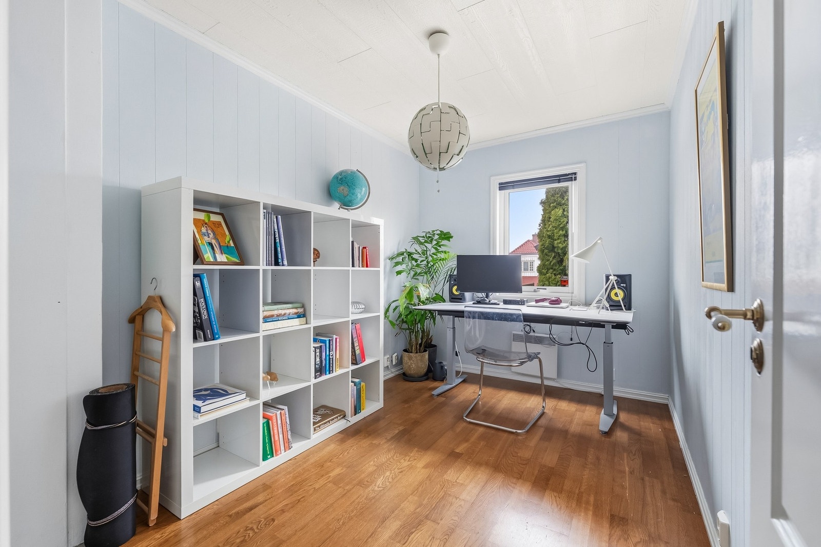 Rommet 2 egner seg godt til soverom, kontor eller hobbyrom. Galleribilde